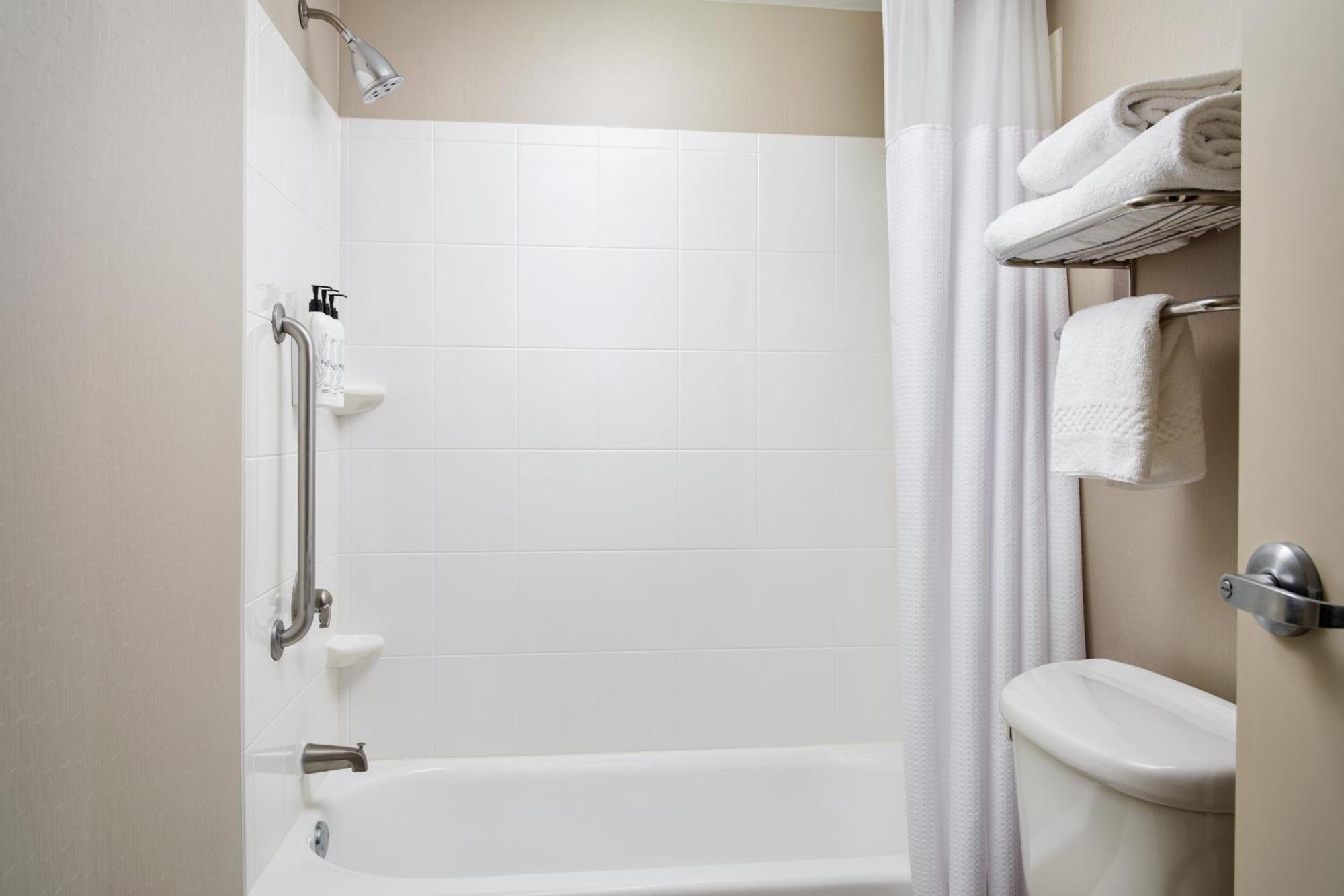 Springhill Richmond Northwest 3*