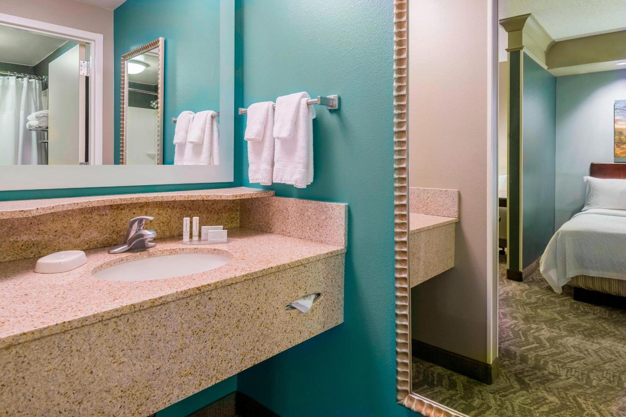 Hotel Springhill Richmond Northwest 3*